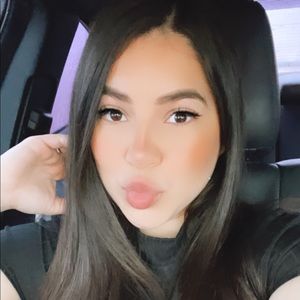 Meet your Posher, Elyse